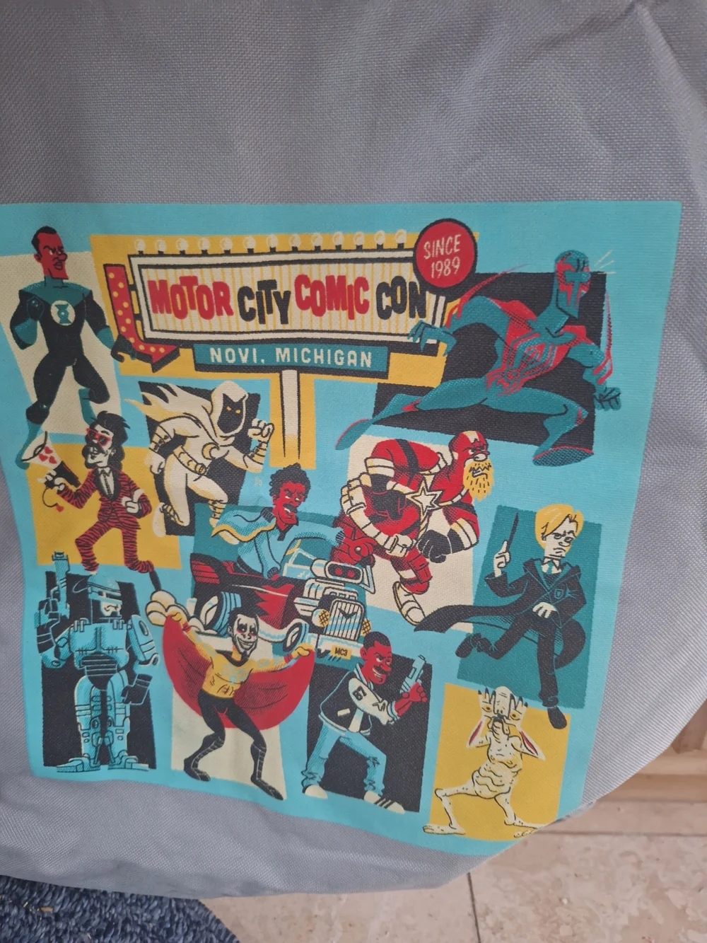 Gray Collectable Graphic Tote Bag with Comic Print